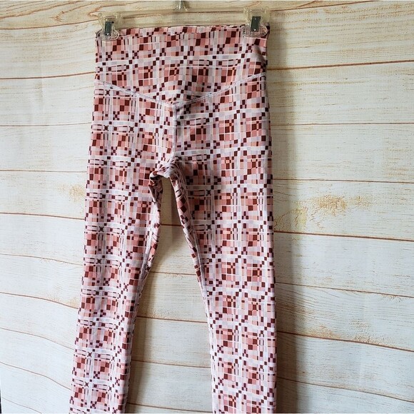 L*Space Hot To Trot Leggings and Aim High Cropped Top Block Party Set Workout - Picture 12 of 16